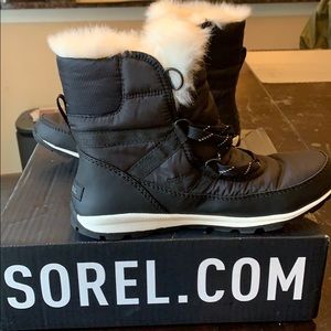 Sorel Whitney short boots size 8